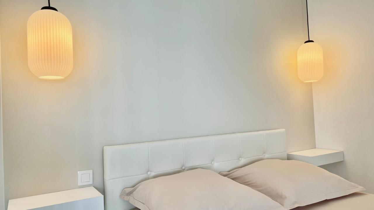 Seaviews By Jenni Menton, La Suite, Superbe Front De Mer, Top Emplacement Avec Terrasse Et Parking! エクステリア 写真